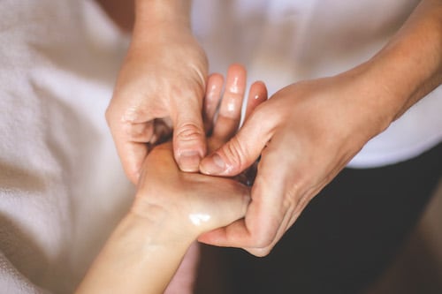acupressure-treatment-maryland-spa-hands-of-gold spa hands of gold offers acupressure trigger point treatments at all locations in southern maryland